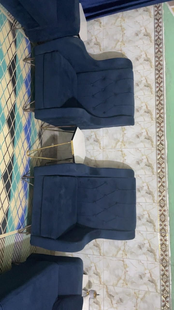 تخم نظيف 10 مقاعد مابي ضرر مستعمل قليل مكان
بغداد شعلة منطقه الدهله سعر  #400وبي مجال


**إذا كنت صاحب هذا الإعلان وتريد حذفه لأي سبب، رجاءا أرسل رسالة إلى الدعم الفني**