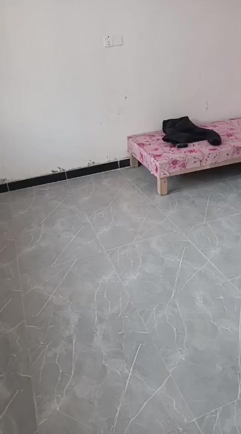 شقق الايجار 300 الف حمام داخلي.. تبريد.. انترنت
***********
