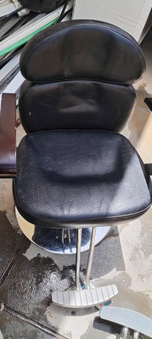 كراسي مركز تجميل او حلاقة مع حوض عدد ٣ 
مدينة قطاع ١١ 
السعر ٣٥٠ وبي مجال


**إذا كنت صاحب هذا الإعلان وتريد حذفه لأي سبب، رجاءا أرسل رسالة إلى الدعم الفني**