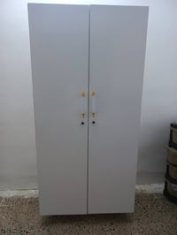 خزانة • نظيف • استخدام قليل