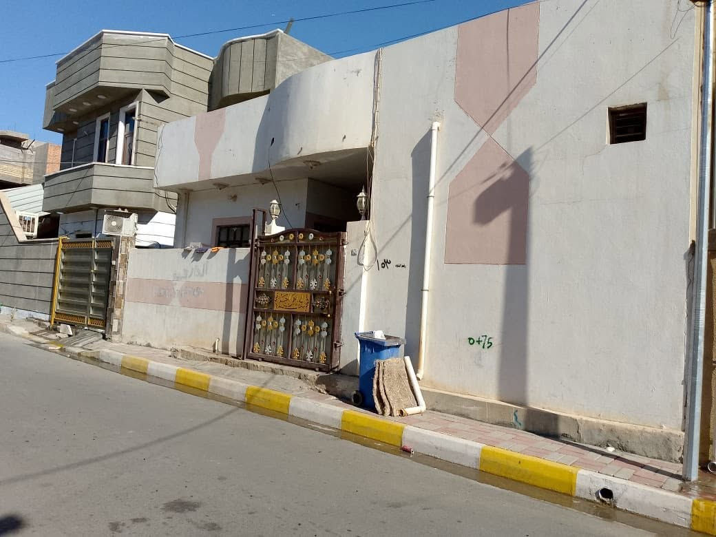 الدار 🏠 للبيع يرهم مراوس
 تأميم قرب مدرسه الحوراء 
مساحته ١٢٠م 
 يحتوي ؏‎ 
3غرف 
صحيات 
مطبخ خارجي 
للاستفسار 
***********
