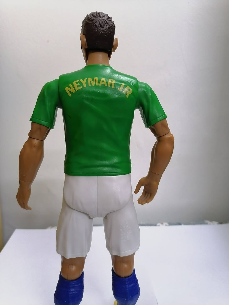 متوفر للبيع... شخصية  لاعب كرة قدم نيمار جونيور من مجموعة FC Elite. 
طولها  ( 30 سم).
مصممة لتشبه اللاعب النجم نيمار جونيور.
تحتوي على 16 نقطة مفصلية لوضعيات حركة متنوعة.
العلامة التجارية هي Mattel. 
للحجز والاستفسار مراسلة الصفحة على الخاص


**إذا كنت صاحب هذا الإعلان وتريد حذفه لأي سبب، رجاءا أرسل رسالة إلى الدعم الفني**