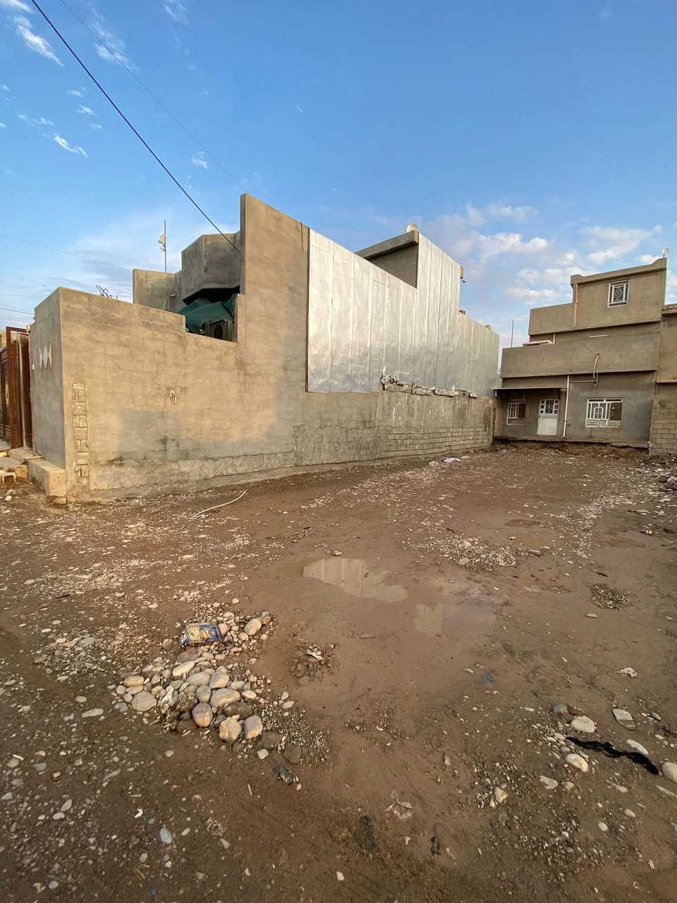 قطعة ارض طابو صرف للبيع
الموقع : سايدين كراج البلدية داخل الفرع
المساحة : 140 متر مربع 
الواجهة : 7 متر
السعر : 40 مليون دينار فقط

للتواصل : *********** - *********** 📞

📍عنوان المكتب : طوز الفلكة مقابل عماد السماك
#طوز #مقاولات #بناء #طوزخورماتو #عقارات #كركوك
