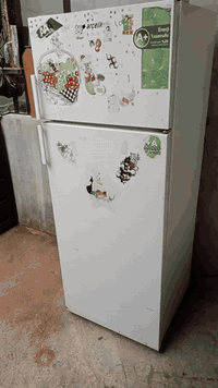 ثلاجة • للبيع