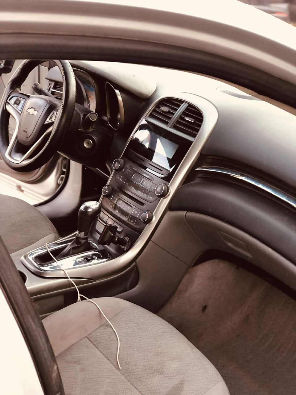 ماليبو موديل 13 LT رقم مثنى مداور ثاني يوم محرك 2500 سياره جاهزه من كلشي تبريد تخم تاير ضربتهه بس هلال الجاملغ مرجع بارد وبيهه بارد باب الخلفي فقط وصبغ الدعاميات منضومه زنون مامتواجد رقم صاحب السياره ***********
