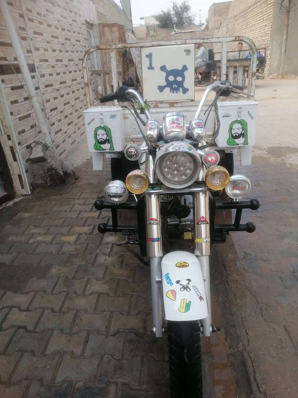 السلام عليكم عمي ستوته للبيع موديل 9 رقم مقفول شاصي ستوته حلوه ونشطه سعرها 1,350 ستوته جديده ***********
