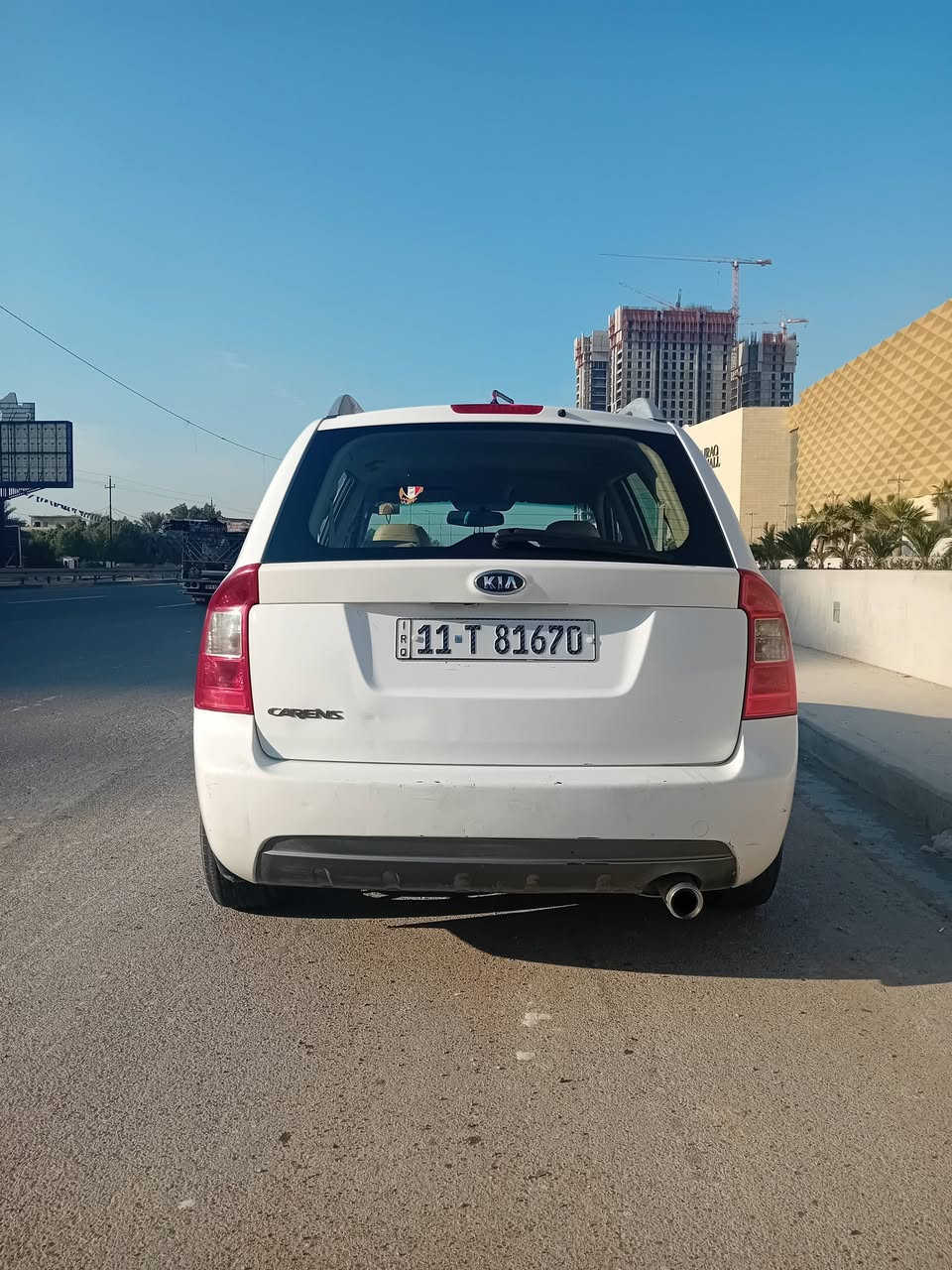 السلام عليكم  كيا كارينز ٢٠١٢ محرك وكير جيد جدا تاخم تاير نضيف بيه صبغ اربع قطع بدون دواخل مكاني المنصور السعر ١٢٠ $وبيها مجال  رقم تلفون  ***********
