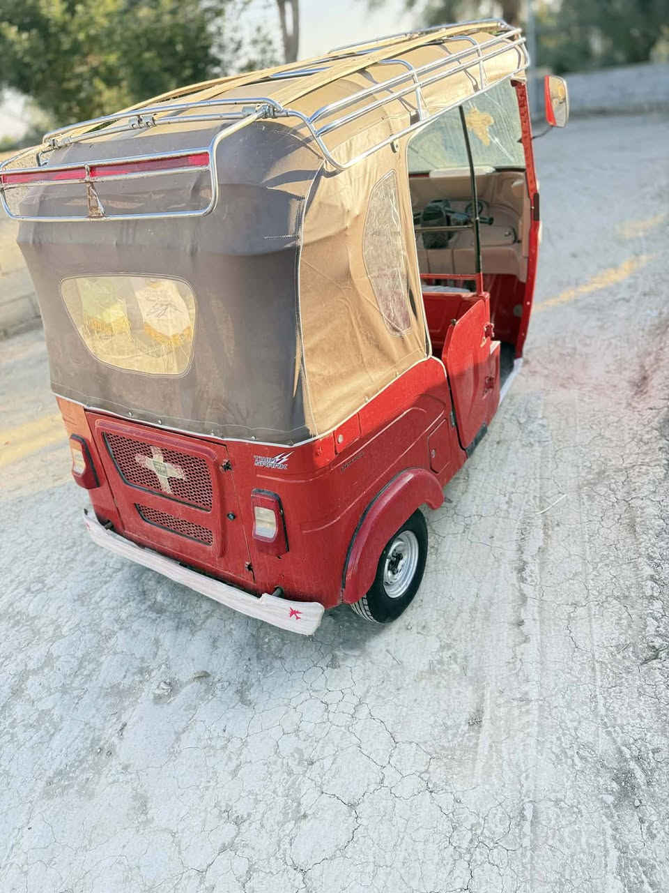 سلام عليكم تكتك للبيع موديل 22 شهر 9 رقم وسنويه مكفوله مكاني ناصرية *********** نتصل وانه خادم
