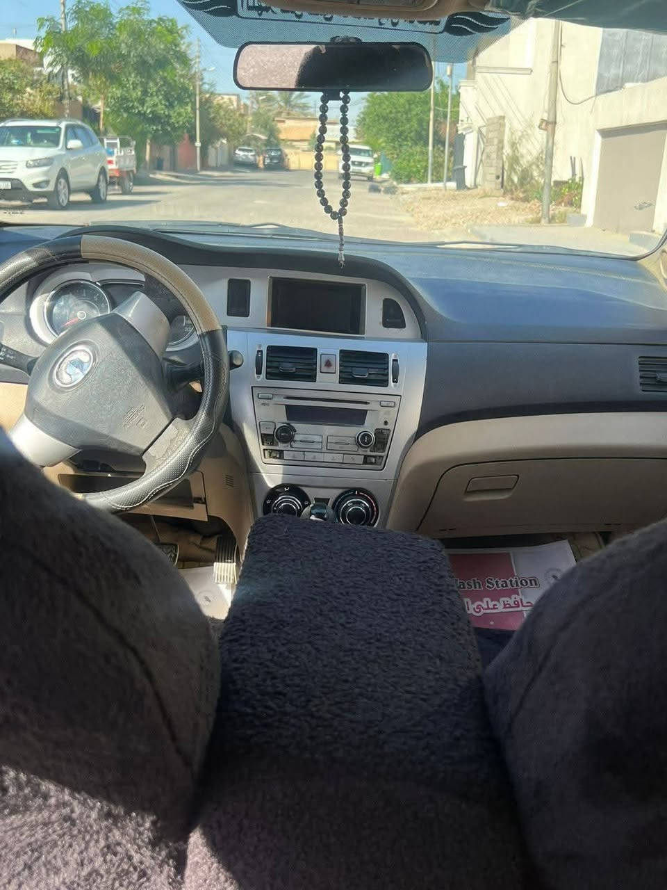 كريت ويل فولكس C30 
محرك شرط 
هيئه وغرامات صفر 
السياره غاز ⛽ وبانزين⛽
 بيها باب مبدل اصلي  وبي طخه خفيفه 
مصبوغ عام 🚕
وطخه خفيفه من كدام 
بسمي السياره هيئه وغرامات صفر 
لتواصل اكثر اتصل ع الاراقام
مكانو الموصل الرشيديه 
السعر ٤٥ وبي مجال 
الاستفسار عل خاص


**إذا كنت صاحب هذا الإعلان وتريد حذفه لأي سبب، رجاءا أرسل رسالة إلى الدعم الفني**