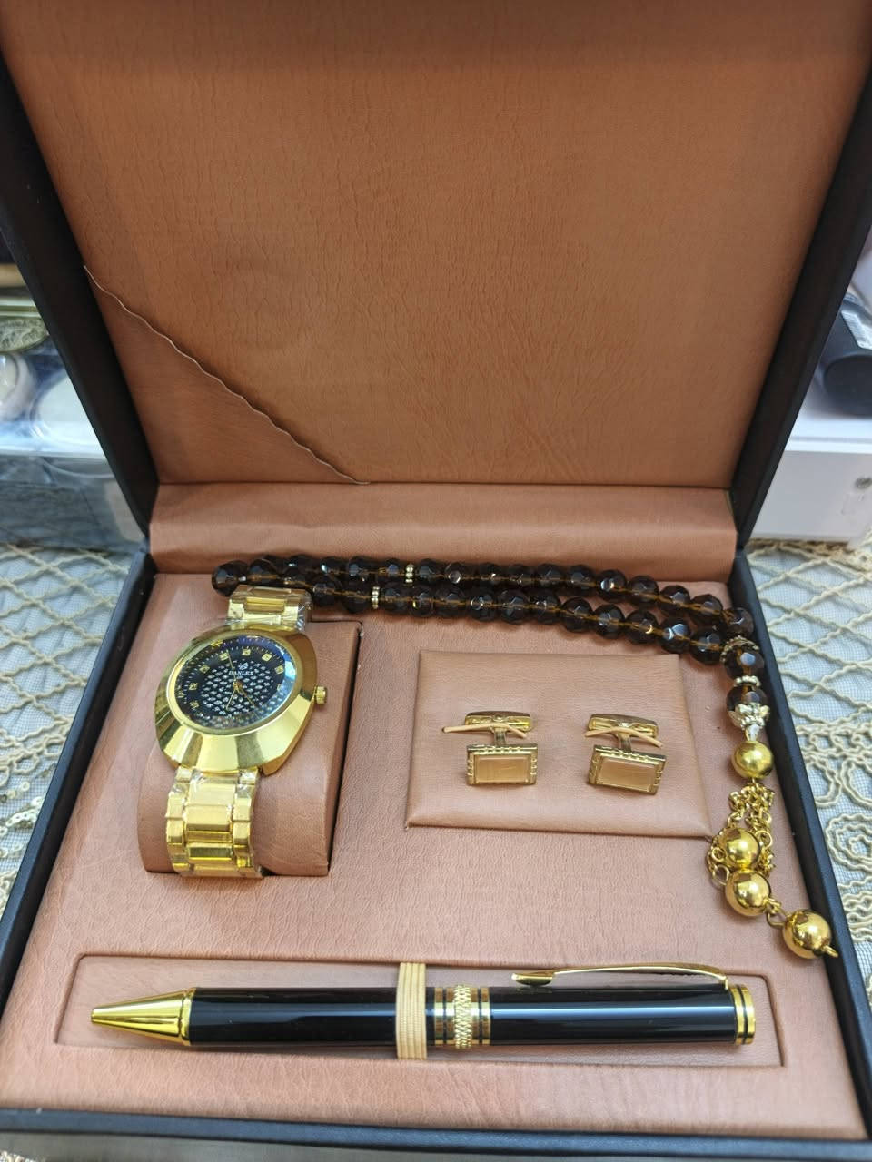 السلام عليكم جميعا توفرت طقم ساعات رجالي الأصلي سعر بس 25الف توصيل مجاني داخل الرمادي  سارع بالحجز ***********
