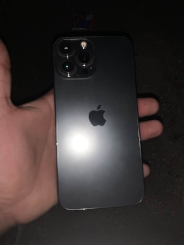 سلام عليكم. جهاز ايفون ١٣برو ماكس. كلشي مامبدل بي. علا وضعيه الشركه ذاكره ٢٥٦. بطاريه ٨٤.  ***********.  سعر.  ٨٠٠ بي مجال
