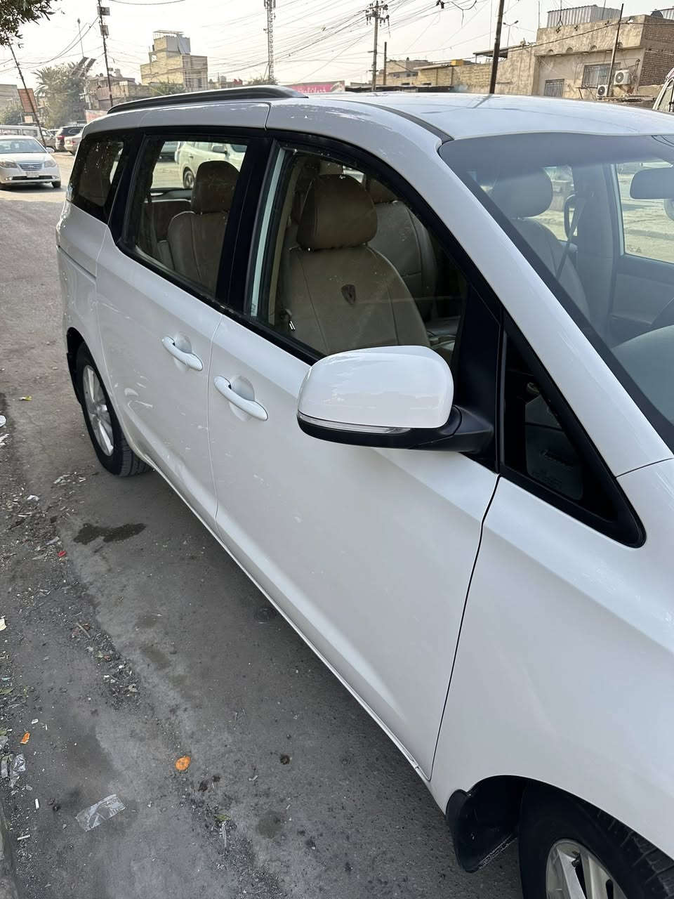 سلام عليكم كيه كارنفال موديل ٢٠١٨ ماشيه ٨٧سيارة باسمي سيارة مكفوله لا صبغ ولا تبديل ولا بارد حته الدعاميات مكفوله سيارة جديده تخم تاير حدايده كلها جديده سيارة ما بيها أي نقص  سيارة وكاله خليجي مكاني مدينه الصدر السعر ٢٠٥ بيها مجال بسيط رقم الموبايل ***********
