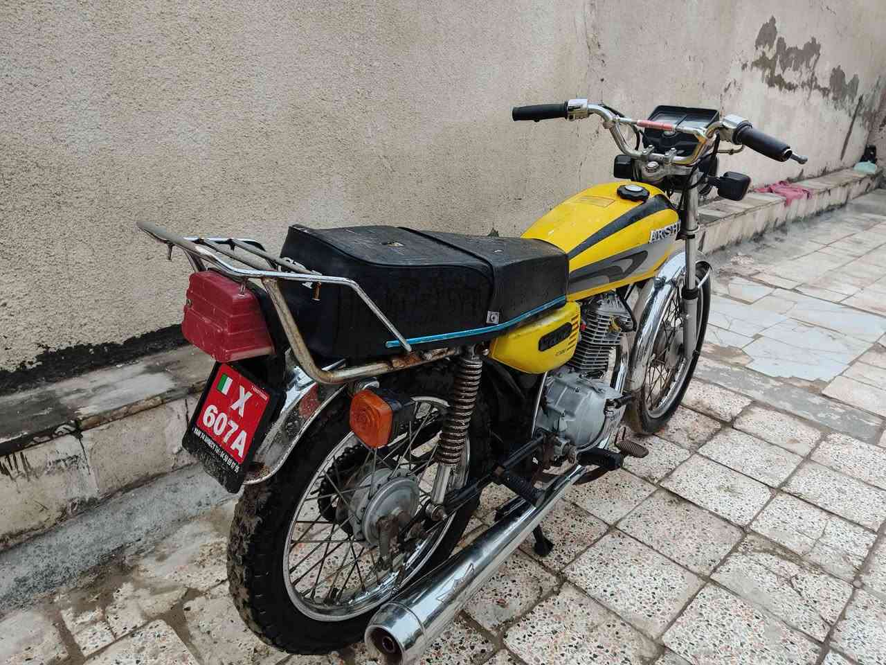 سلام عليكم دراجه موديل ٢٠ وراق اصولي كامله محرك ٢٠ دراجه مال جني بيع او مراوس سعر خاص ***********
