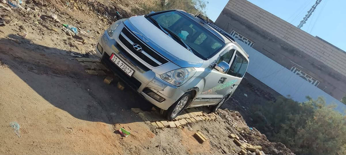 السلام عليكم.
ستاركس 2009 مفتوح و محوره مسكر سبعه سبلاين.  كير عادي 
مكينه وكير وحداديه وتخم تاير وتبريد شغال.  سياره جاهزه ع اخير مكاني نجف ناحيه القادسيه مكلف بنشر 
رقم راعيه ***********
