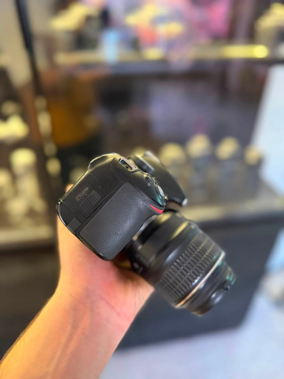 ✨ (Nikon3200D)
✅ حالة ممتازة جدًا، جاهزة للشغل بدون أي مشاكل.
📊 Shutter(9k)
📦 المحتويات: (بطارية - شاحن - استراب- بوكس-عدسه 18-55)
🤝 ليه تشتري من عندنا؟
✔️ ضمان فعلي.
✔️ أفضل سعر مقارنة بالسوق.
✔️ مصداقية في وصف الحالة.
✔️ متوفر جميع أنواع الكاميرات والعدسات والإكسسوارات.

🎥 ابعتلنا رسالة وهنبعتلك فيديو تفصيلي لحاله الكاميرا .
https://www.facebook.com/share/19Jg44rJ3V/?mibextid=wwXIfr
📲 تواصل خاص.
📞 01066425575 - 01032178799


**إذا كنت صاحب هذا الإعلان وتريد حذفه لأي سبب، رجاءا أرسل رسالة إلى الدعم الفني**