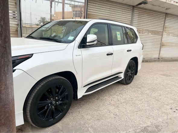 لكزس كورو موديل 2019 black  
فول فول مواصفات سلايد فتحة سقف 
ماشييه 155KM حقيقي سياره جديد جديد
بصمات و گاعي كل موجود
لكزز Lx 570 مواصفات كورو 
السياره كفاله  
 موديل ٢٠١٩ كورو    اصل
خمس كامرات 
داتا شو 
حساس خلفي امامي 
رادار 
رادار نقطه عمياء
كشن كهرباء خزن
كشن تدفأه تبريد 
محرك ٨ سلندر ٥٧٠٠ 
سلايد 
سماعات بالتكم والباب الخلفي 
شاشات خلفيه
تبريد منفصل 
بردات جانبيه 
جكات 
باب خلفي كهرباء 
كير محرك كهرباء كله بشرط الفحص مكفول 
السياره كلش نظيف وترايها كلش ناعم 
السياره بدون تبديل بدون صبغ بدون فتح كفاله من كلشي 
مكاني كربلاء حي الحسين 

رقم الهاتف للتواصل ***********

السعر 790$ كربلاء
