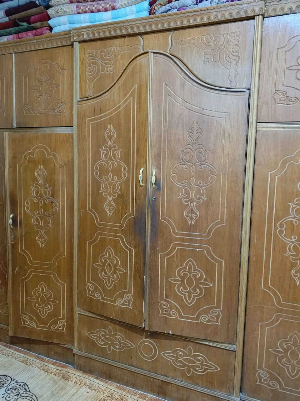 كنتور ضخم خشب صاج تفصال عراقي يحتاج بس للصبغ العنوان ياسين خريبط الهاتف *********** البصرة, العراق
