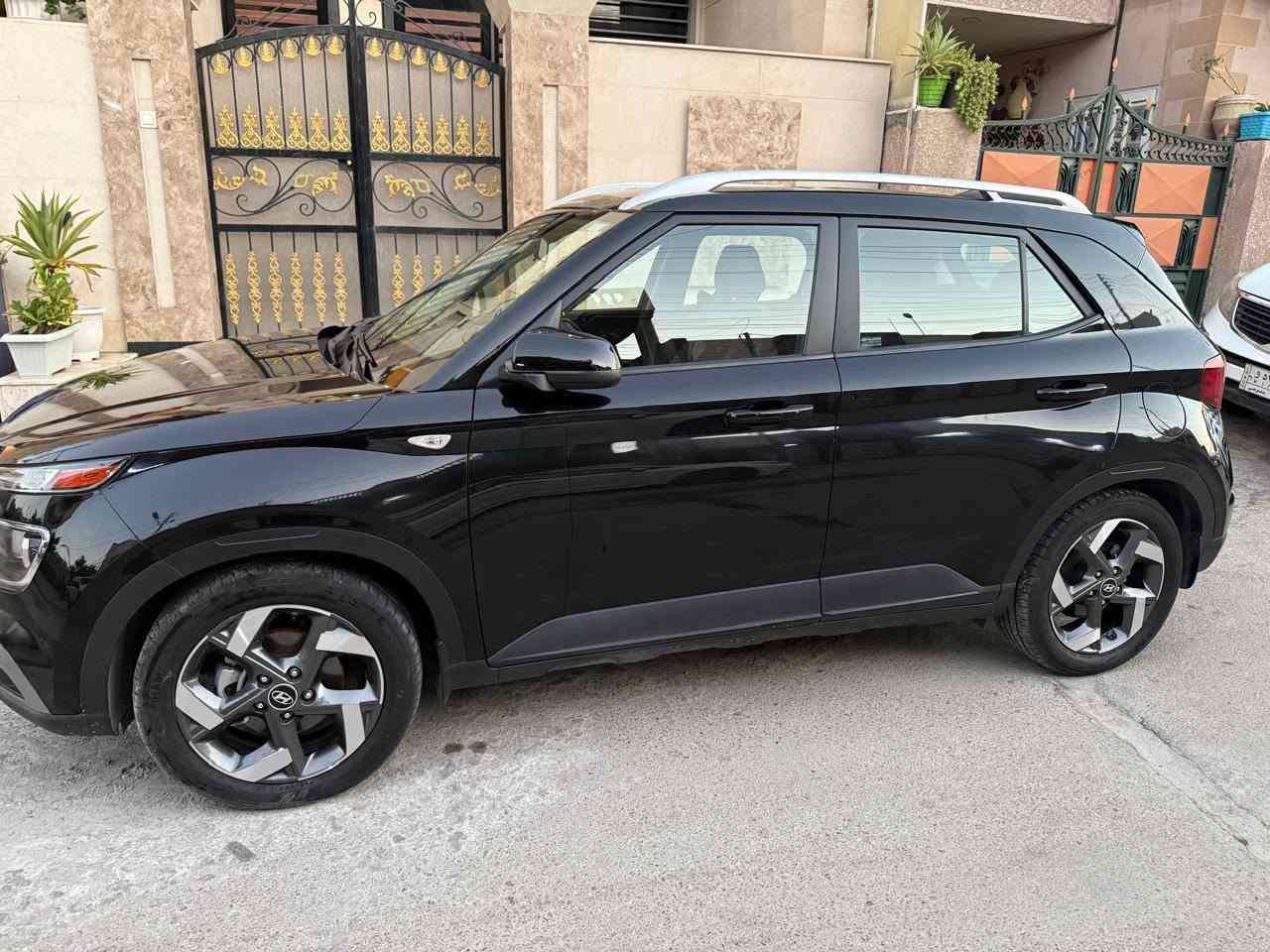 السلام عليكم كيا فينو موديل ٢٢ لون اسود محرك ١٦٠٠ نظيفه جدا مكان حي الجهاد التواصل فقط اتصال غير متواجد عل الفيس *********** السعر ١٣٧ وبيه مجال
