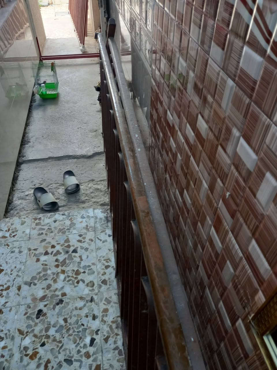 محجر قطعتين كل قطعة ٣مترات ونص حديد ثقيل مال الاول تكمة نظيف رايده ٢٢٥ الف وبيه مجال  مكاني بغداد ضباط البلديات رقمي ***********
