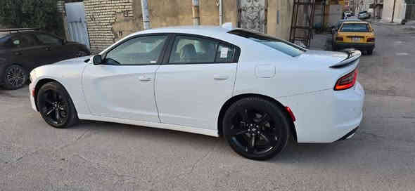 السلام عليكم ***********
غير متواجدين عالفيس الشراي يتصل الرقم بيه واتساب 
جارجر موديل 2018 بدون حادث فقط دعاميات رقم بغداد بيهه شخوط بسيطه ماشيه 63 فئه SXT معروف موصفاته مكينه 3600 / 6 سلندر تحويل مباشر السياره جاهزه من كلشي كير مكينه كفاله السعر 243 وبيه مجال بسيط التواصل
