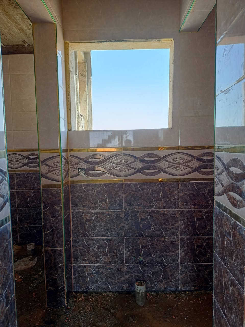 جزء من عملي جدران وأرضية متفرغ حالياً داخل الموصل فقط ***********
