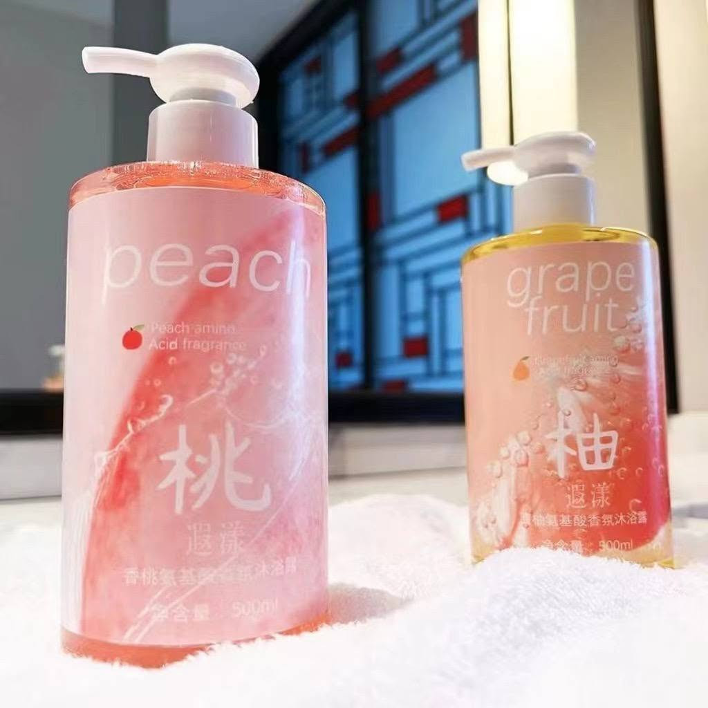 شاور جل استحمام🌷🥀
الجديد #كليا🌸
الغني #بالفواكه

متوفر بروائح:
 • Grapefruit 🍊
 • Peach 🍑
 • Fresh Fragrance 💧

✨ عطر فواكه + ترطيب مثالي

📦 الحجم: 900ml


**إذا كنت صاحب هذا الإعلان وتريد حذفه لأي سبب، رجاءا أرسل رسالة إلى الدعم الفني**