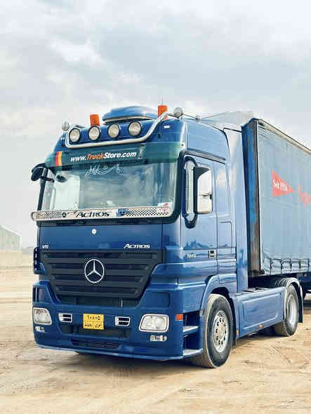 للبيع مارسيدس اكتروز جادر 
موديل /2005 
الحجم /1846
مواصفات ريتايدر تبريد
ثلاجه مبردة عل قماره 
اوتماتيك حاكيه بوري بلاجكتور
عربانه نوع كرون فول عدا كامره حساس
***********
***********
***********
***********
