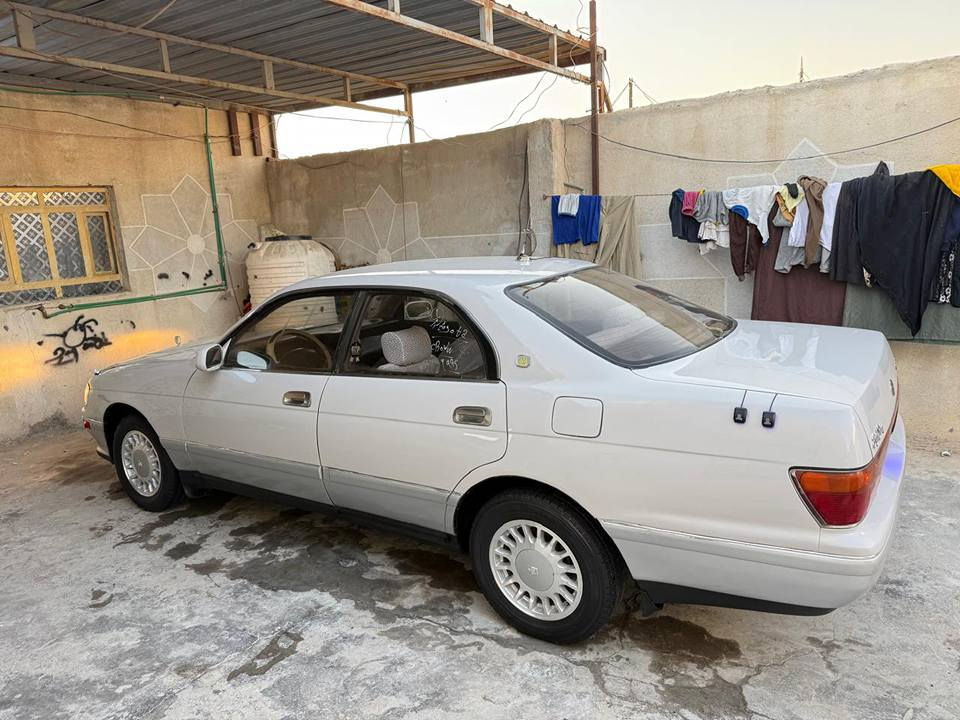 السلام عليكم سيارة بطه فصل للبيع الموديل 1993 سيارة مكفولة من الكص والنقل وضربة والعيب الشرعي سيارة مكينه وكير فيفيتي جدد تبريد ثلج رقم سيارة بصرة النكليزي الجديد رقم مميز سنوية مجددة الغاية 2030 حدادة وكهربائيات كلها شغاله تخم تاير ويلات جدد دواخل جديدة والسيارة جتهزا مجهزا  مكان سيارة بصرة السعر62  اللاستفسار على الرقم *********** الزبير, البصرة
