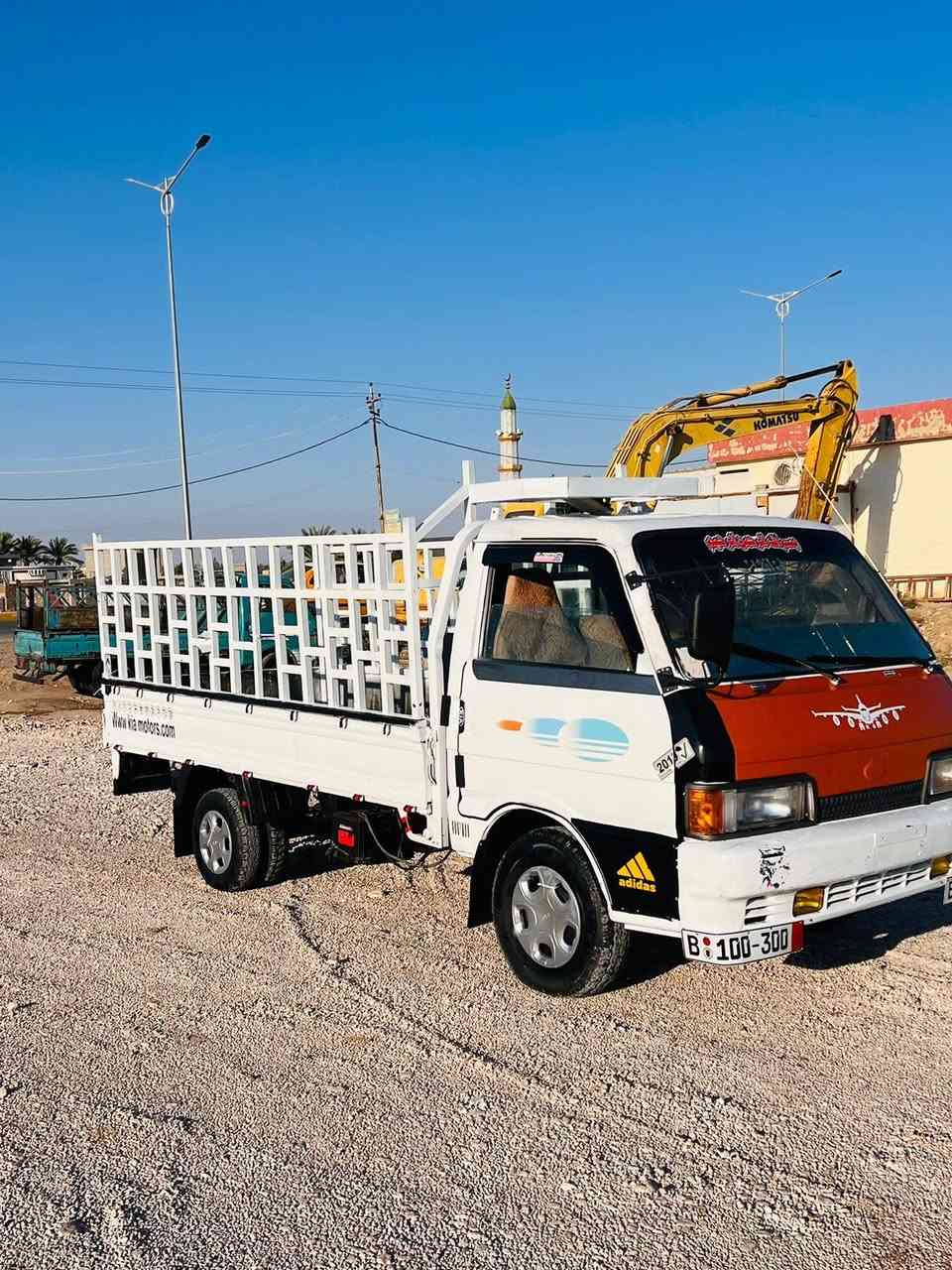 سلام عليكم كيه بنكو موديل 95  حديده بدون ارقام سياره مكفوله من محرك وكير واكسل وصدر وشاصي وكهربايات شغاله مصبوغه جماليه بس القماره بلاديه سياره كلش حلوه مال جناي سعر 25 وبيه مجال مكاني  الانبار الرمادي رقم الهاتف ***********
