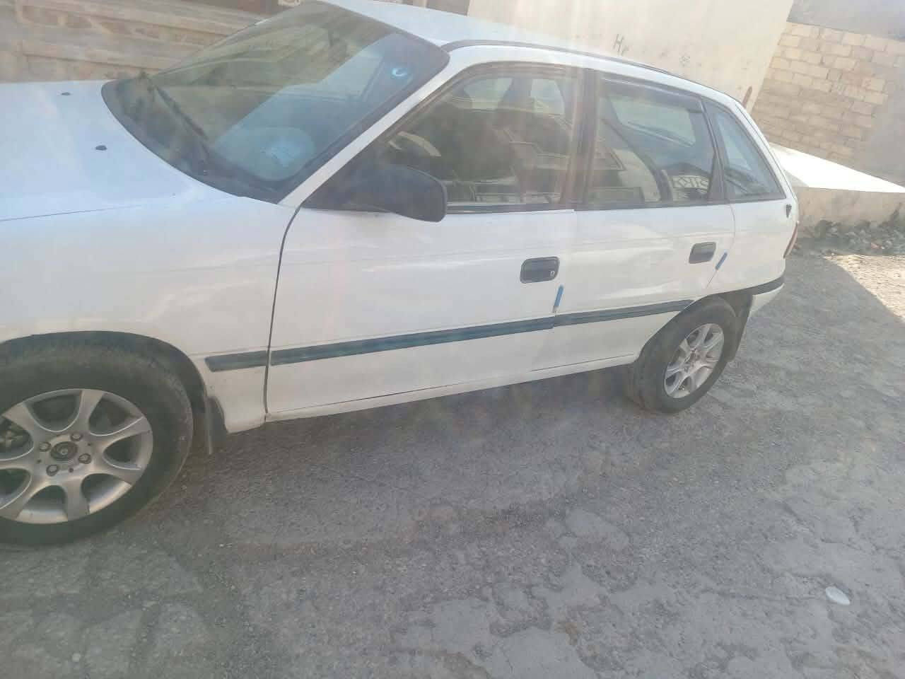 استره للبيع رقم جديد نينوى موديل 1993 قفل مركزي السعر 44 سنويه لي 2031 الاتصال على الرقم  ***********
