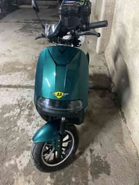 دراجه شحن للبيع شركه النسر ملاحضه بدون باتريات باترياتهه عطله ما بيهه ...