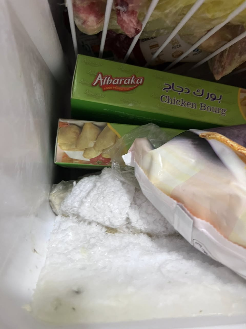 ثلاجه للبيع استخدام قليل مابيها اي ضرر 
رايدها ب ١٧٠وبيها مجال


**إذا كنت صاحب هذا الإعلان وتريد حذفه لأي سبب، رجاءا أرسل رسالة إلى الدعم الفني**