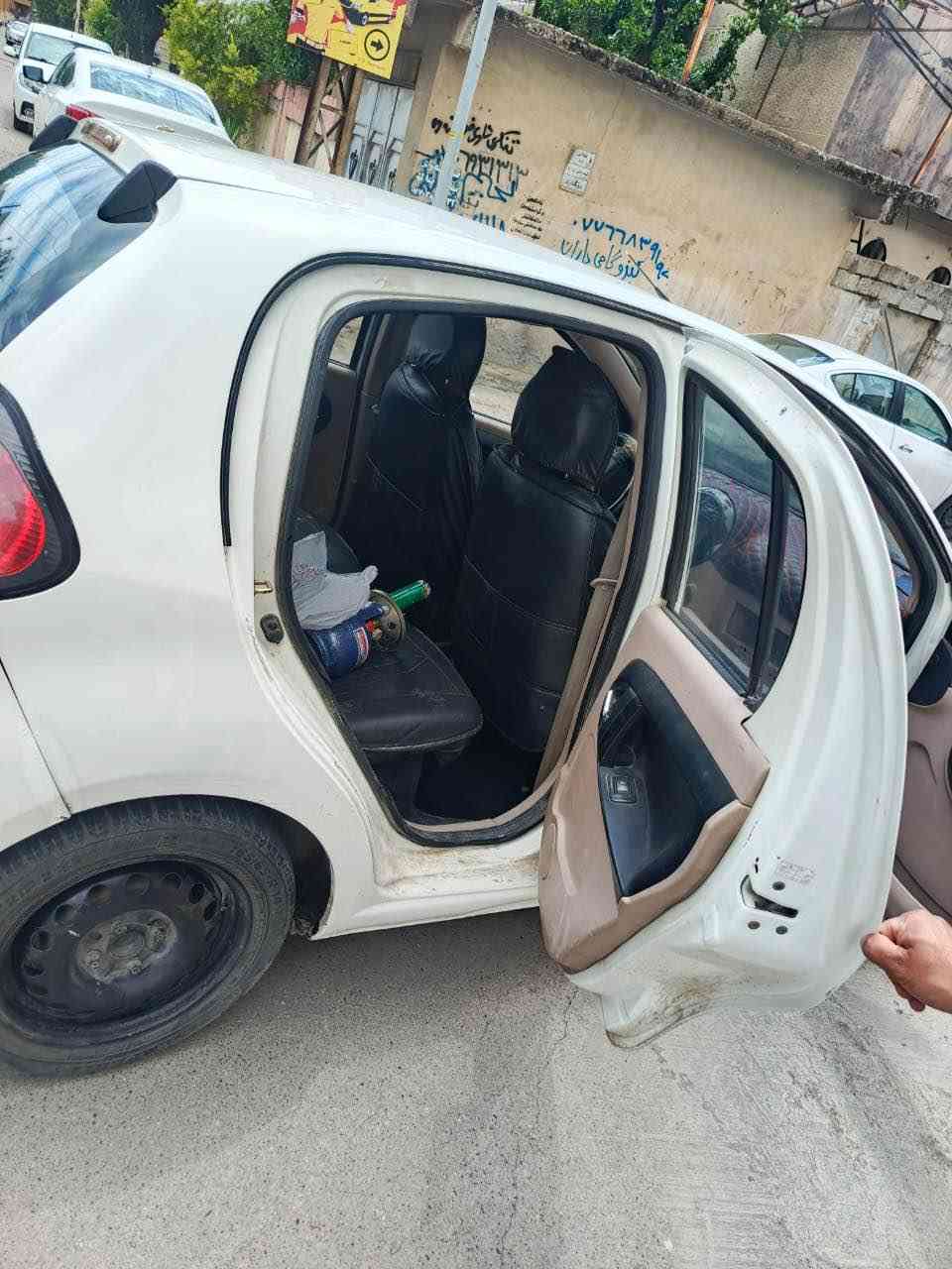 بەناوی خودا
جیلی پاندا ٢٠١٣
ئاڕمی دهۆك خاوەن ئاڕمی پیاوێکی بەڕێزە 
سەنەوی سەوز ئەوەلیات بەشەرت
سەیارەکە تازە تاقم پێشی داگیراوە
هەموو گیانی بەشرت تەبرد ئیشناکات نقوستانی نیە
سەیارەکە تابڵێی پاکە و خاوێنە 
سعر ٣٨ معامەلە
ژ.م /*********** Singapore
