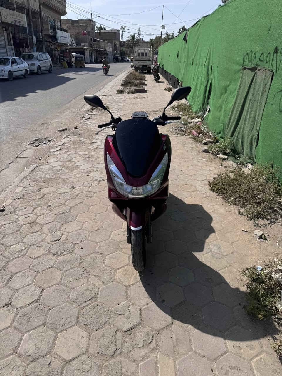الجيل الثاني لون ماروني pcx
ماشية 31 حقيقي مكفولة من كلشي كفر ومحرك 
حساس ازدحام شغال حساس استان كفرها نظيف بي شوية شخوط قليلة 
السعر 2.250.000 د ع
العنوان الحرية /الدولعي 
*********** 
متواجد واتساب
