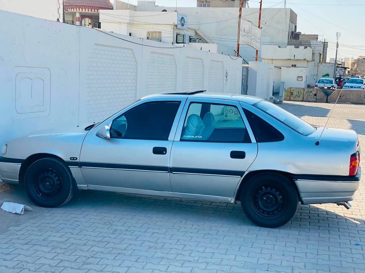 اوپل ڤيكترا
موديل 1990
مه كينه 20وتوماتيك
 سلايت كوشن هيته ر بي ليدارن لوك لوكه
شوين كركوك 
سعر ٤٣$ مجال
ژمارى موبايل ***********
