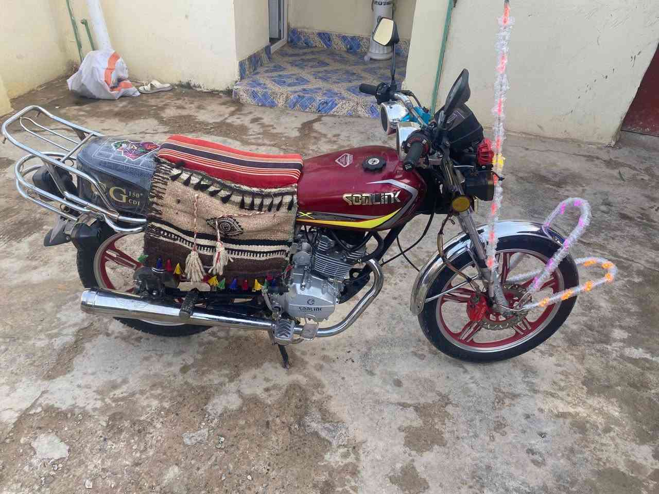 سلام عليكم دراجات للبيع سيفان موديل 22 لا تبخير ولا تنقيص نشاط فول اوراق كامله سعر 530بيه مجال مكان بلدروز أما عسكر ***********
