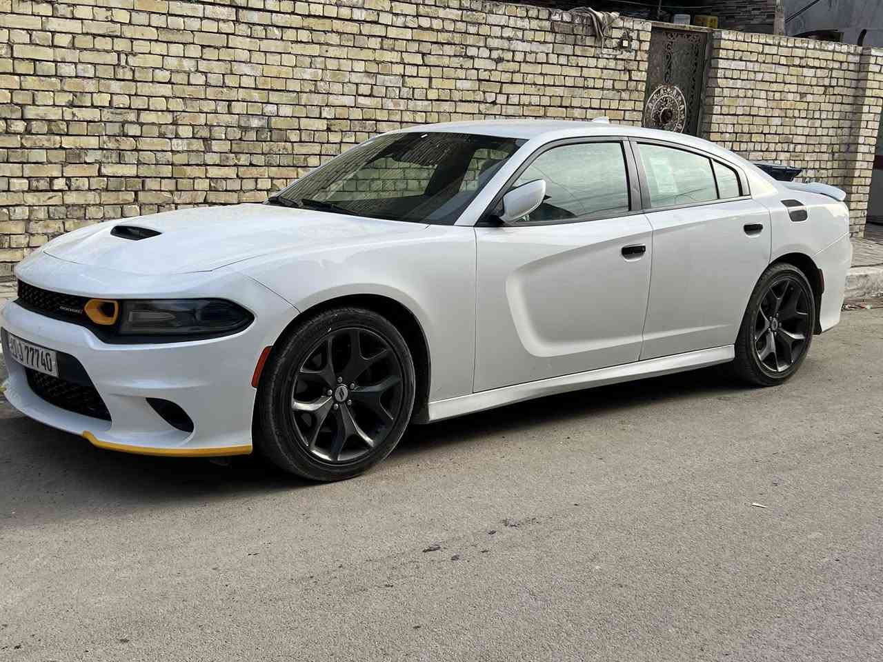 للبيع: دودج جارجر GT 2019
 مكان السيارة: بغداد
 السعر220 ورقة – قابل للتفاوض
 ماشيه 84
 المحرك: 6 سلندر – 3600
• شاشة كبيرة
• إنارة الداشبول والأبواب
• تحكم عن بعد بالهاتف

⚠️ أضرار السيارة:
• وارد أمريكي
• صبغ البنيد  ودعاميه
• الإيرباكات سليمة
• صور الحادث مرفقة مع الصور
• صورة السونار مرفقة مع الصور

📌 تفاصيل إضافية:
• رقم السيارة بغداد الدولي الجديد (مميز 77740)
• باسمي– تحويل مباشر
• حالة السيارة جاهزة بدون أي نواقص
• لون السيارة أبيض
📞 للتواصل: ***********
💰 السعر:220 ورقة – قابل للتفاوض
