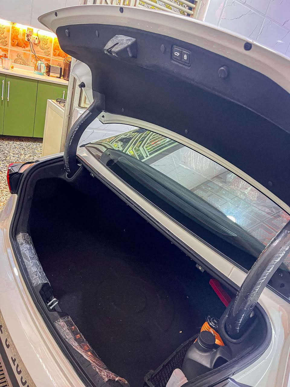 كي فايف 2026 vib اعلئ فئه ماشيه 3 الالف 

مكفوله من النمشه اربيل دهن الشركه بعده بيهه
مواصفات فول
سياره اعلى فئه يعني المواصفات لا اسولف بيهن شنو ابالك موجود بيهه
تشغيل عن بعد اصعد وتنزل الجام عن بعد فتحه بنوراما
شحن وايرلس
كشنات تدفئه تبريد
كامرت 360
رادار 
كشنات الاماميه كهرباء
كشن خزن 
صندوق كهرباء
مانع انزلاق
حساسات 360
وبعد بيه مواصفات كلش كلش هواي ذكرت بس
الاساسيات
رايدهه 270 ورقه وبيه مجال قليل حق الجيه 
الي شراي من صدك يتصل غير متواجد ع الفيس 
مكاني بصره حي الحسين 

***********
