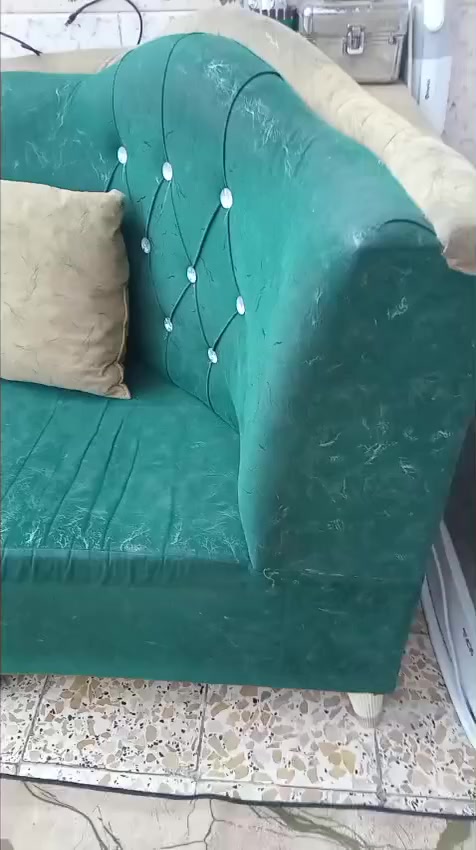 ديوان جدا نضيف شغل نجار للبيع العنوان بغداد الكريعات السعر 250 بي مجال بسيط الرقم ***********
