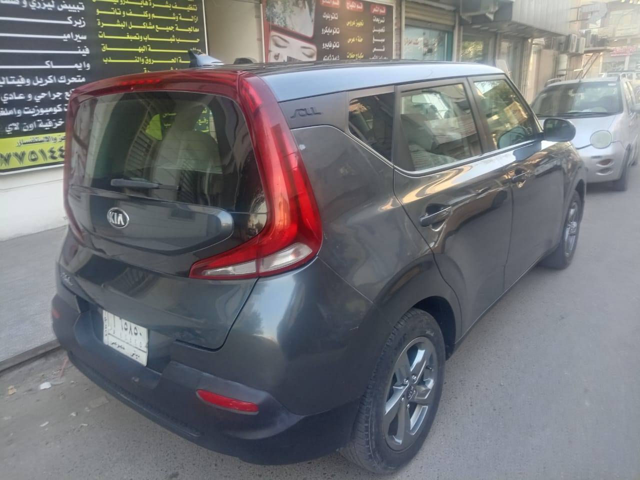 سلام عليكم كيا سول موديل 2020 وارد امريكي صور الحادث داخل المنشور. رقم ديالى باسمي. ماشيه 70 الف .كير محرك صدر تبريد تخم تاير كله كفاله مابيها اي نقص. السعر 113 بيها مجال ***********.الشعله
