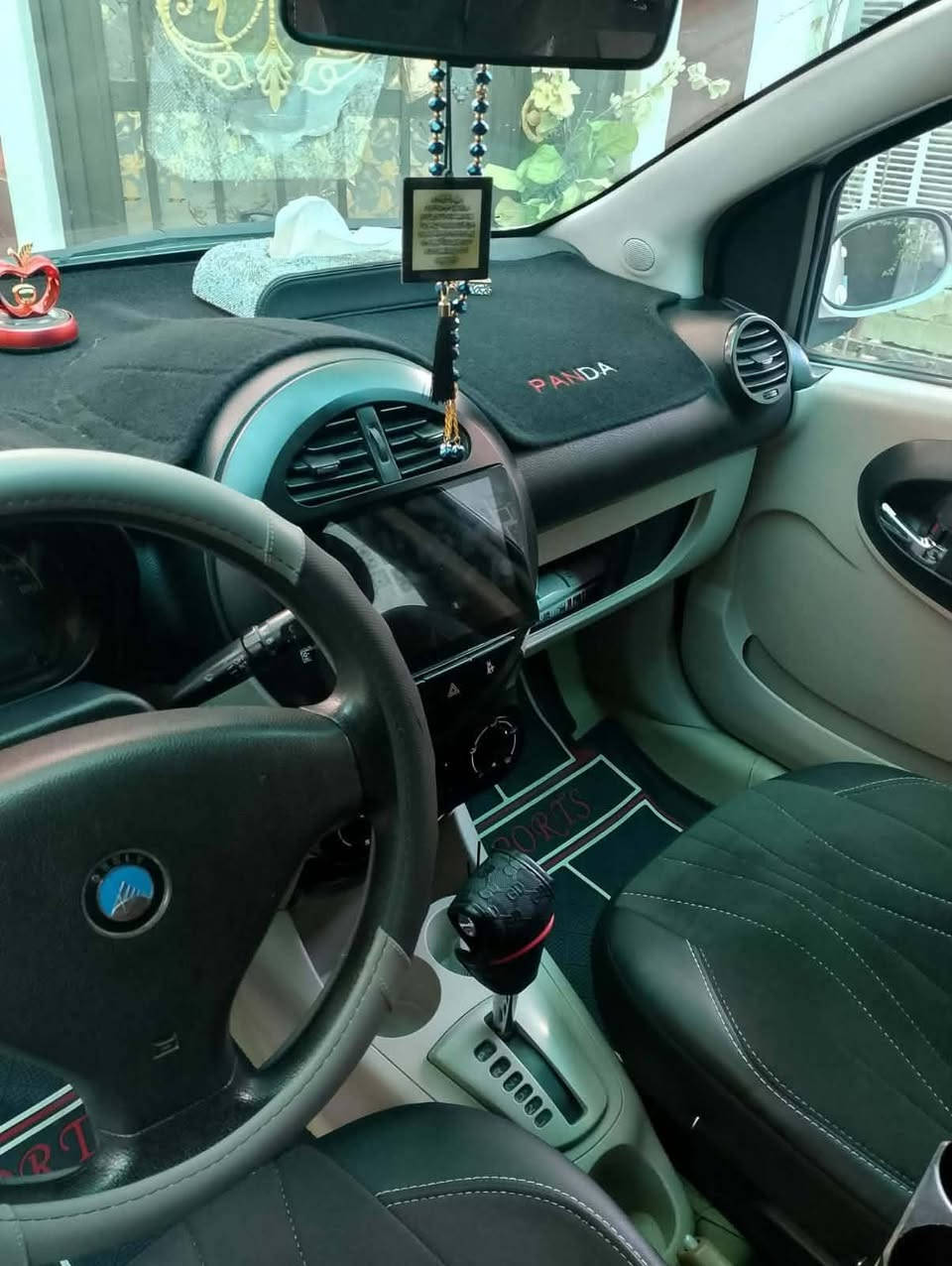 باندا موديل 13 مابيها شي نضيفه كير ومحرك رقم بغداد سنويه بإسمنا تحويل ثاني يوم مصفره من الغرامات رقم جديد انكليزي تبريدها شغال شاشه وكاميرا ماشيه 57 الف بيها جاملغ صفحة السايق صبغ بدون معجون وشخوط خفيفيه مثل ما واضحات بالتصوير السعر 50 وبيها مجال .. أخذتها تعلمت بيها سياقه قبل 5 أشهر ..
مكان السياره بغداد الحسينية للتواصل الإتصال على الرقم ***********
