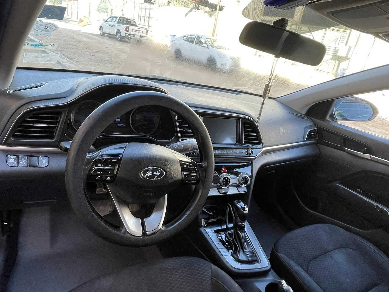 سلام عليكم ♥️
‎النترا وارد كندي السيارة موديل 19 كيرها ايتي بلادي حره رقم بصره بسمي السياره حادثها دعاميه فقط  وبيها الجاملغ الامامي جهة اليمين مصبوغ في الامارات بدون ايرباك نهائياً 
‎السيارة تدفئه كشن تدفئه ستيرن تحديد مسار اشاير بل مري تحديد نقطه سوداء كامره بلاديه دواره لايت لامامي ابو اللد زنون اصلي انا شاده ب100$ و بيها 3 وضعيات قياده وبعد بيها هواي شغلات ماذاكرهن كامله مكمله السياره ماناقصها شي سعر125)
‎رقم الهاتف ***********
