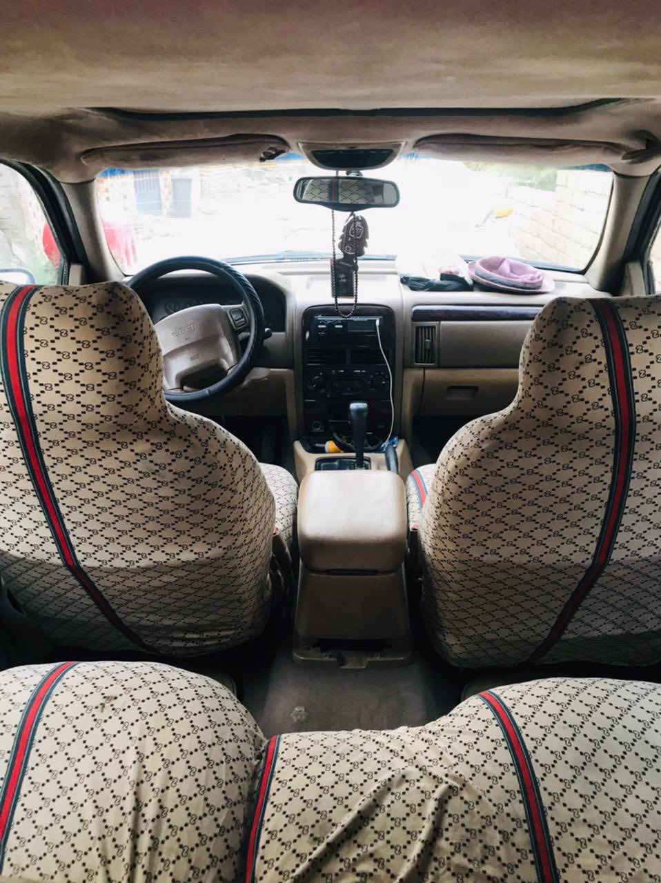 جيب شيروكي مديل ٢٠٠٠ مكينه ٦ سلندر تو ويل رقم بغداد
السعر ٥٥ وبيه مجال 
***********
