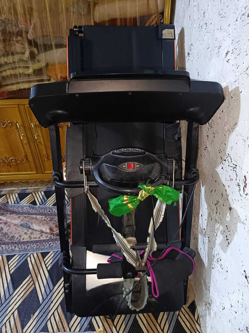 سلام عليكم
جهاز جري لحرق الدهون واللياقه (كارديو)
جديد ما مستعمل قليل كلش 
عارضه ب350 وبي مجال حك الجيه 
مكان مدينه الصدر ***********
