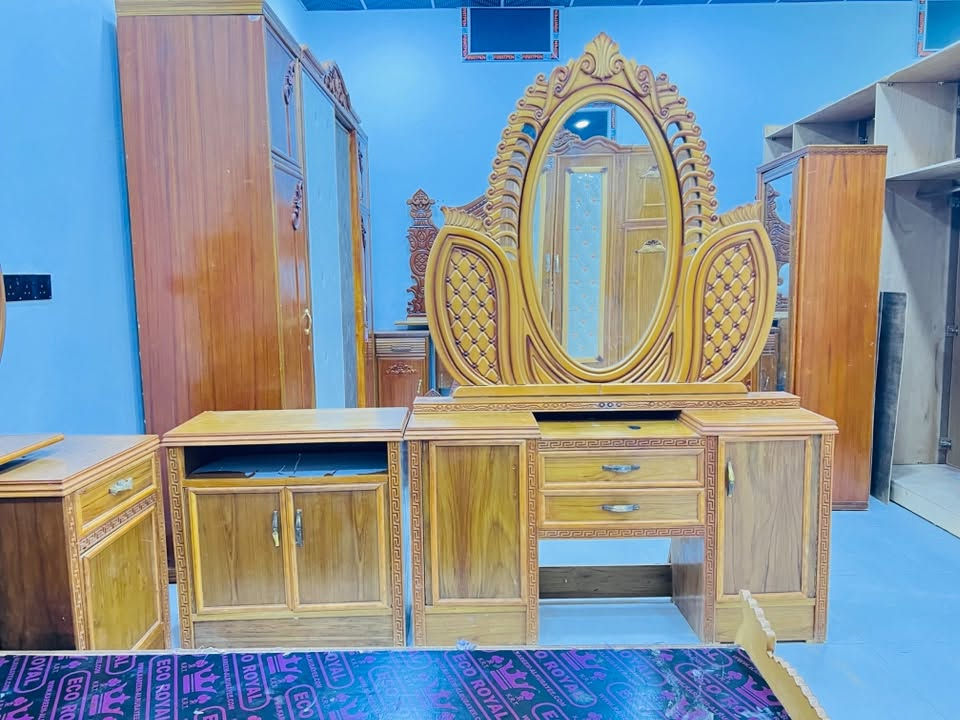 سلام عليكم يوجد غرف غرف نوم للبيع العنوان الرمانه مقابيل مركز الصحي الاستفسار ***********
