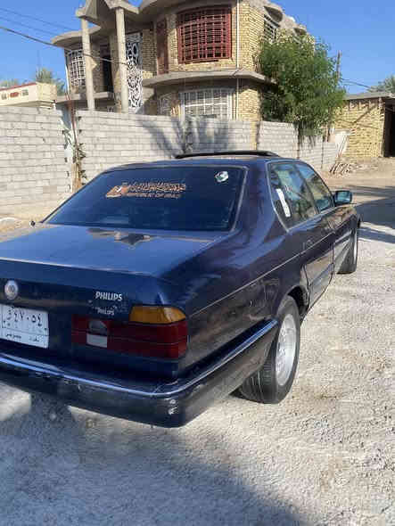 سلام عليكم بي أم ٧٣٥ موديل ٩٤ رقم بغداد الماني بسمي سعر ٤٠ أو بيه مجال قليل مكان سياره حله ورديه خارج ***********
