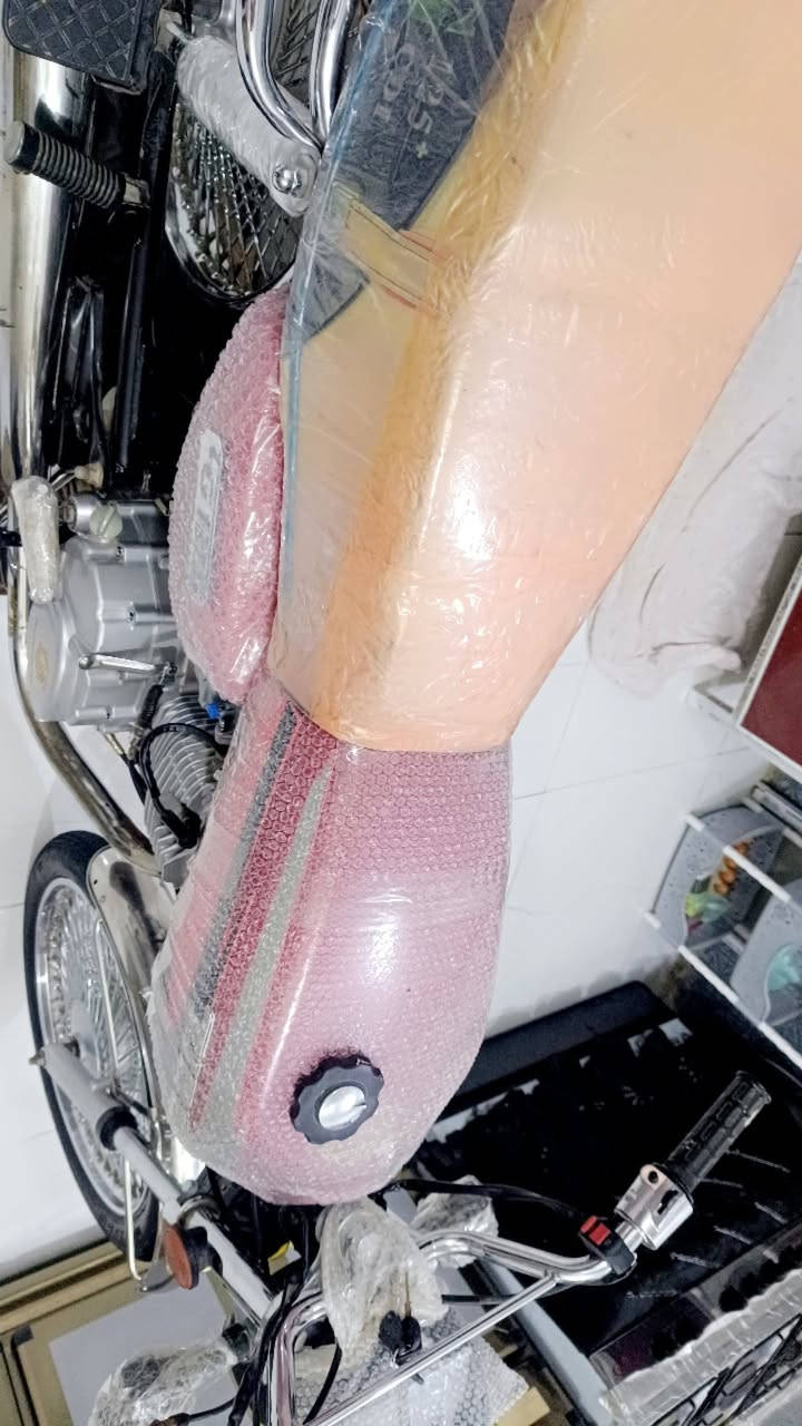 السلام عليكم تايكر موديل 2025 دراجه جديده وحلوه بل جيس بعدها نضيفه كلش بعد احله من الصوره الدراجه وياه هورنات سيدان اصليه بعد احله من الصوره اوراق مال وكيل 5اوراق الشراري يتصل مكاني حله شاوي يم فلكت غرفت التجاره السعر مال بيع 625مال بيع وهذا رقمي ***********
