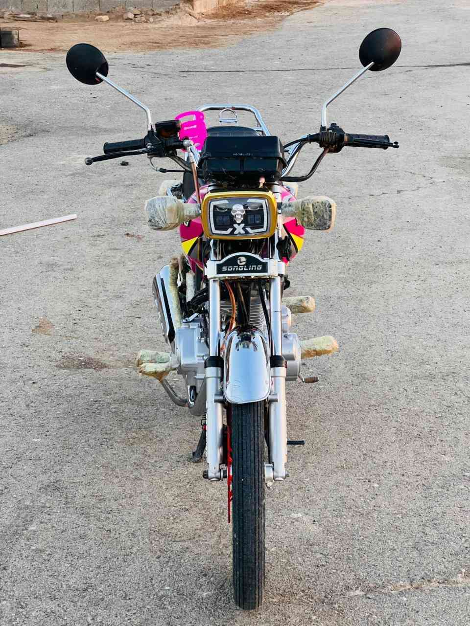 سلام عليكم دراجه سيفان للبيع مديل 24 مكفوله كفاله عامه من كلشي دراجه نضيفه كلش سعر 850 وبيه مجال عنوان العماره قضاء الميمونه ناحية سيد احمد الرفاعي رقم صاحب دراجه ***********
