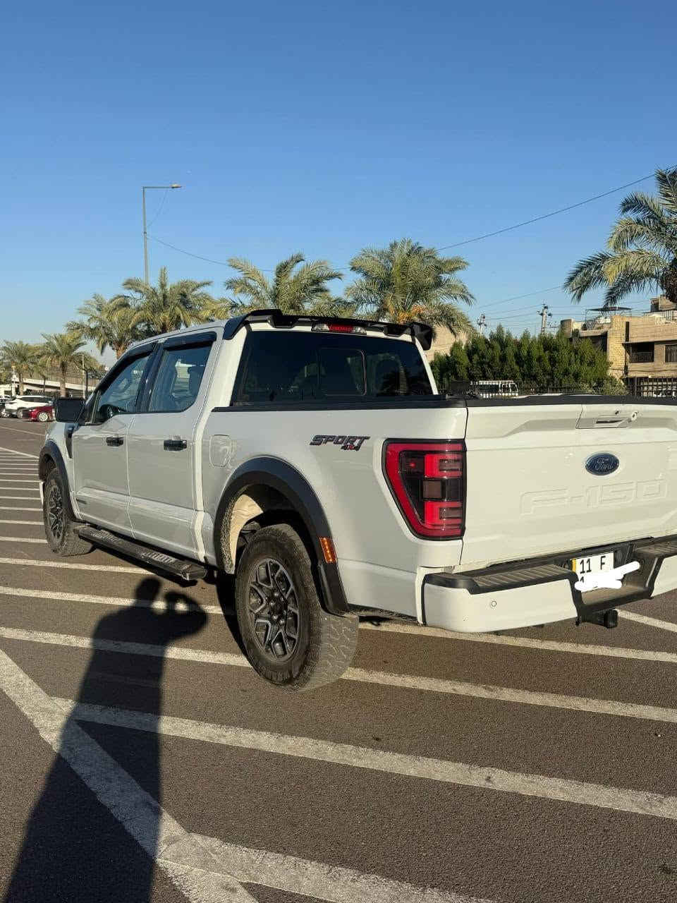 للبيع فورد F150  2023 هايبرد  اللون سمنتي 
ماشية 15 الف ميل فقط   
حساسات  خلفي 
رادار 360درجه
كامرا خلفية
باب بدي فتح عل البصمة كهربائي و درج
شاشات عدد 2 ديجيتل حجم كبير مال فول مواصفات 
قيادة ذاتيه و تحديد مسار واتو ستوب توقف ذاتي
كير 10 نمر 
كشنات كهربائي و تدفئه 
مري  كهربائي و اشاره  
بصمات دخول ابواب و رمز سري
انارة محيطية 360 درجة 
منافذ كهرباء 220 فولت و كذلك 110 فولت بكل مكان بالسيارة  3 منفذ بالبدي طلب خاص 
وضعيات القيادة اكثر من 7 انظمة ( جبلي و صحراوي و اقتصادي و طبيعي و سبورت و سلس و صخري و ممطر الخ...)
محرك 3500 تون تيربو كير 10 نمر ، 4 ويل درايف 
 السيارة  حادثها صبغ بنيد و كلير ببداية الجاملغ يمين و يسار  السيارة كاملة و مرقمة بغداد 24/24 
السعر 290 و بيها مجال 
لمزيد من المعلومات و التفاصيل واتس اب او اتصال 
 
***********
