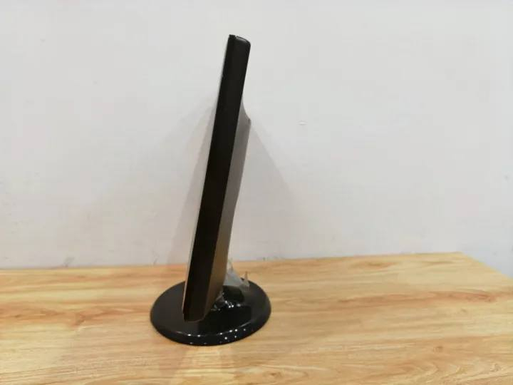 السلام عليكم شاشة للبيع المواصفات جوه السعر 75
GENERAL
_ Display diagonal : 47 cm (18.5")
_ Panel Type : TN
_ Display brightness (typical) : 300 cd/m²
_ Display resolution : 1360 x 768 pixels
_ Native aspect ratio : 16:9
_ Response time : 5 ms
_ Aspect ratio : 16:9
_ Contrast ratio (typical) : 1000:1
_ Contrast ratio (dynamic) : 30000:1
_ Viewing angle, horizontal : 170°
_ Viewing angle, vertical : 160°
_ Pixel pitch : 0.30 x 0.30 mm
_ RGB colour space : sRGB

➡️ CONNECTIVITY
_ VGA


**إذا كنت صاحب هذا الإعلان وتريد حذفه لأي سبب، رجاءا أرسل رسالة إلى الدعم الفني**